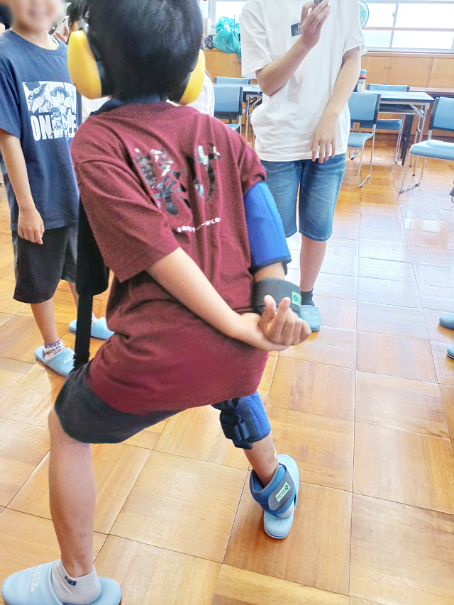 小中学生　高齢者体験